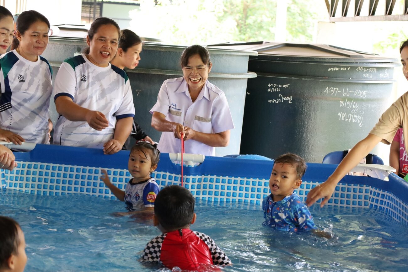 วันที่ 23 สิงหาคม 2567 กองการศึกษา เทศบาลตำบลวาใหญ่ ดำเนินโครงการป้องกันการจมน้ำในเด็กปฐมวัยศูนย์พัฒนาเด็กเล็ก ประจำปีงบประมาณ 256 ณ อาคารเอนกประสงค์เทศบาลตำบลวาใหญ่